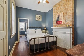 8 Schlafzimmer, Bügeleisen/Bügelbrett, WLAN