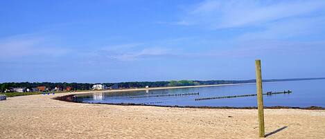 Plage à proximité, chaises longues