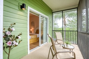 2 bedrooms, iron/ironing board, Internet, bed sheets