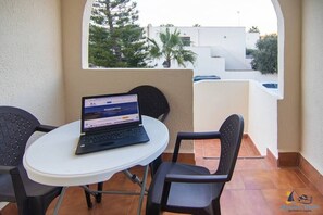 Outdoor dining - el velero (San José)