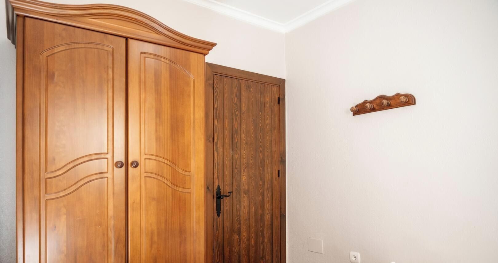 2 slaapkamers, een strijkplank/strijkijzer, reisbedje, wifi