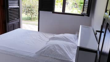 6 bedrooms, iron/ironing board, travel cot, free WiFi
