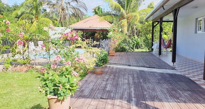 VILLA with swimming pool - Very quiet for a peaceful vacation - large garden