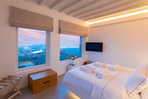 5 bedrooms, in-room safe, WiFi, bed sheets