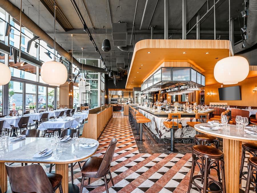 Breakfast, lunch, dinner served; Italian cuisine