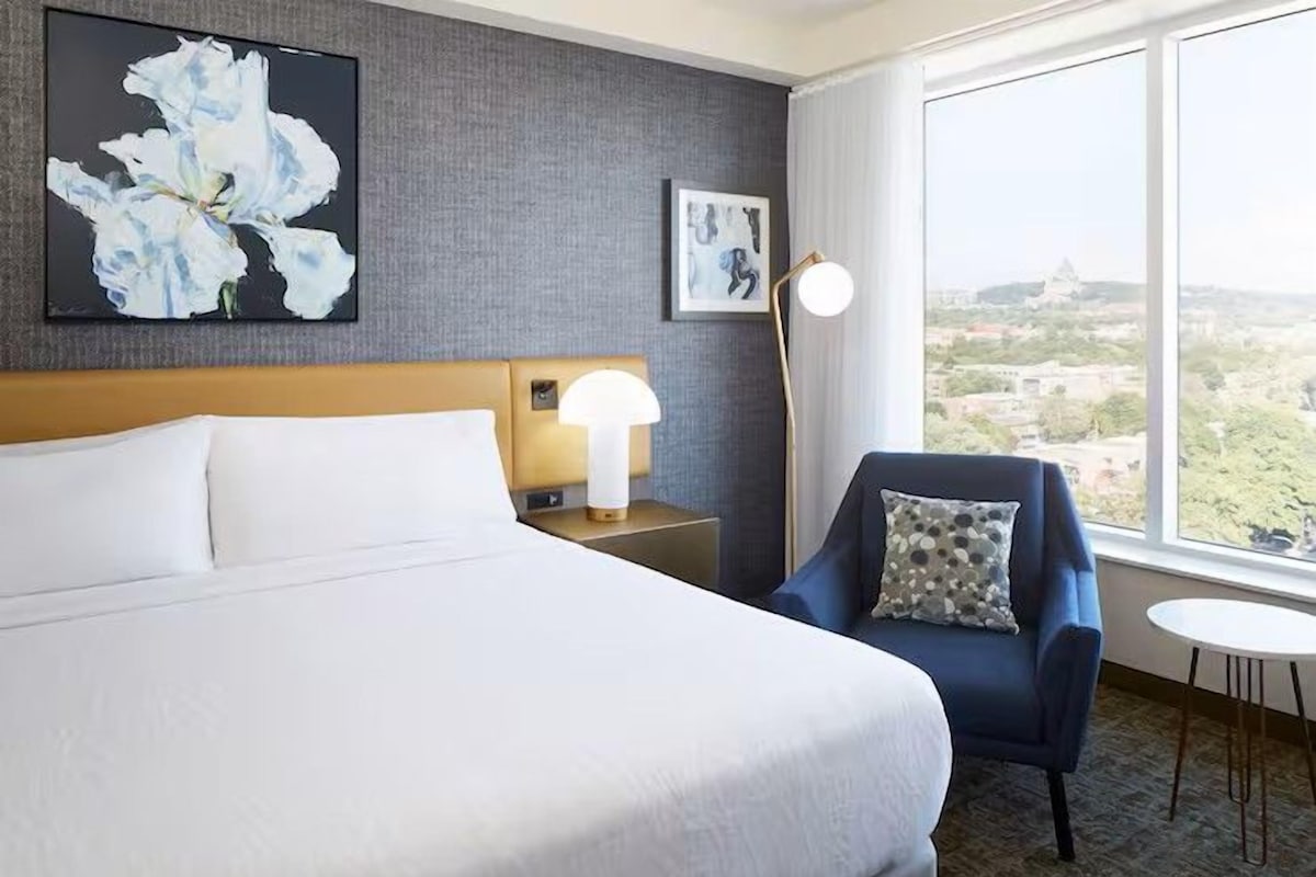 Hypo-allergenic bedding available, in-room safe, desk, laptop workspace