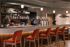 Bar (on property) - Hampton by Hilton Torquay (Torquay)