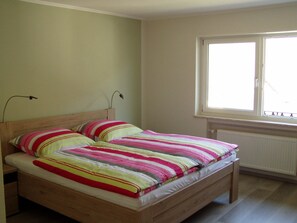 2 habitaciones, cuna de viaje, wifi y ropa de cama 