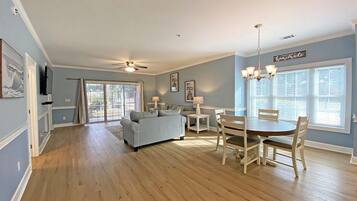 Condo, 2 Bedrooms | Living room