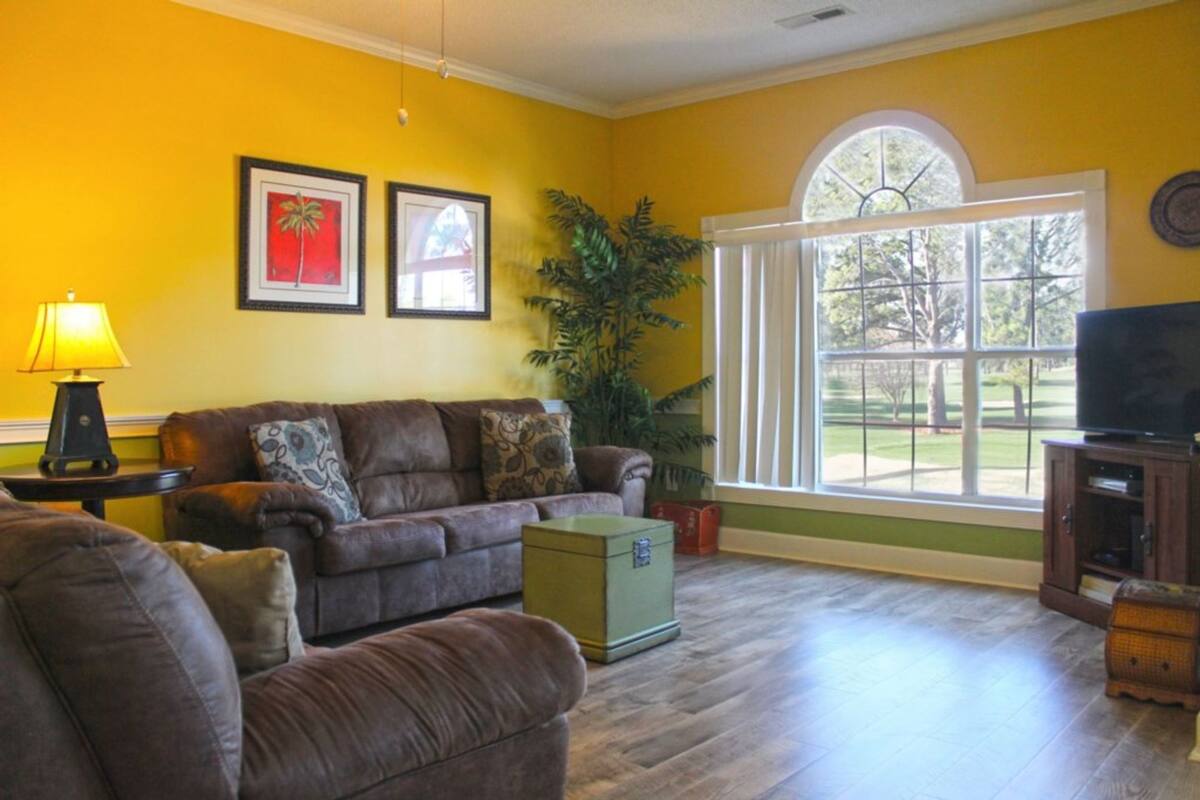 Condo, 1 Bedroom | Living room