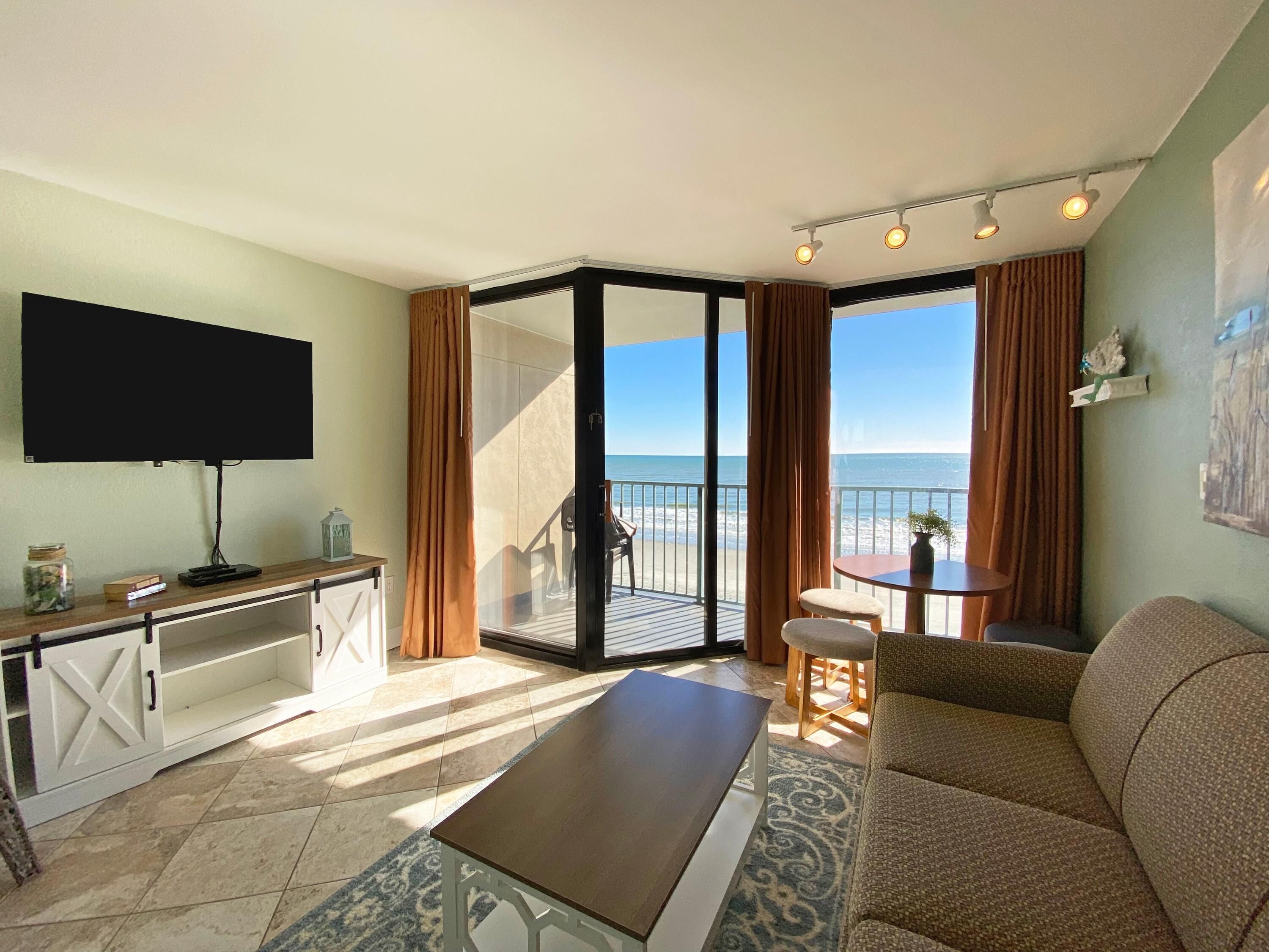 Condo, 1 Bedroom | Living room