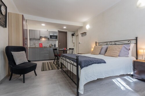 Cozy Studio in the City Center by Wonderful Italy