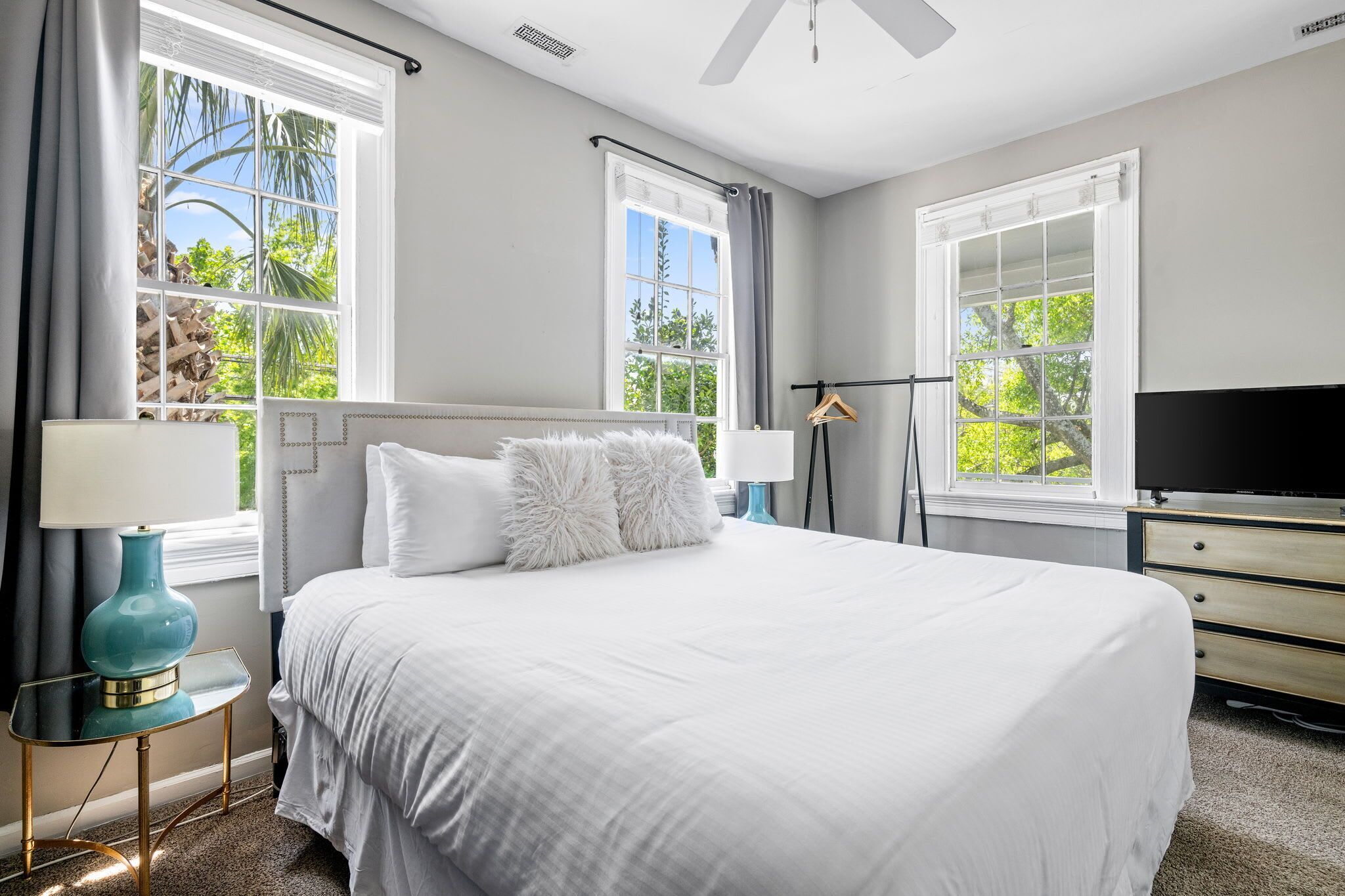 3 slaapkamers, een strijkplank/strijkijzer, wifi, beddengoed