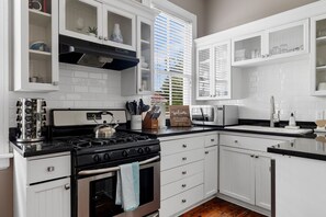 Fridge, microwave, oven, stovetop - 1905 Victorian Historic Home Just 2 Blocks To King (Charleston)