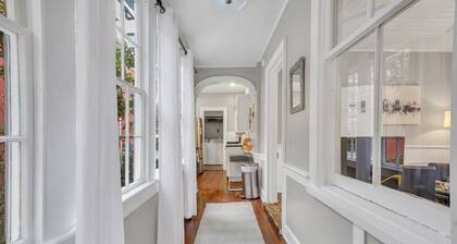 Historic 1905 Charming Bungalow 2 Blocks From King