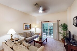 Televisio, DVD-soitin, pöytäjalkapallopöytä, pöytätennispöytä