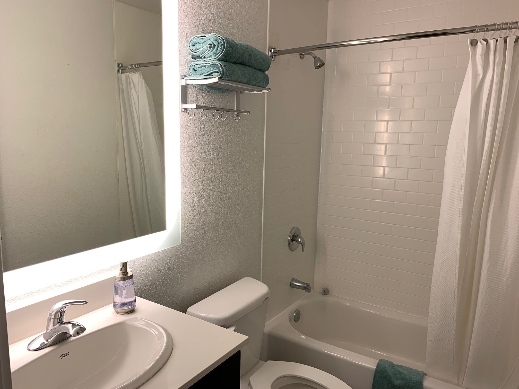 Towels, soap, shampoo, toilet paper