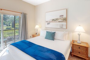 3 slaapkamers, een strijkplank/strijkijzer, internet, beddengoed