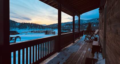 12 miles from Yellowstone with game area & hot tub - Yellowstone Escape