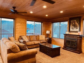 TV connectée, cheminée, table de tennis de table