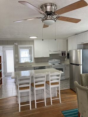 Fridge, microwave, oven, stovetop - Great Views of Both Inlet & Ocean!  2BR/2BA - Pet Friendly UP Across from beach. (Garden City)