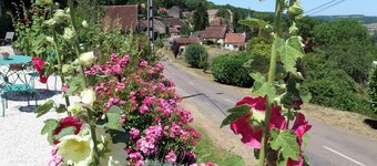 Authentic gîte with superb views of the hills