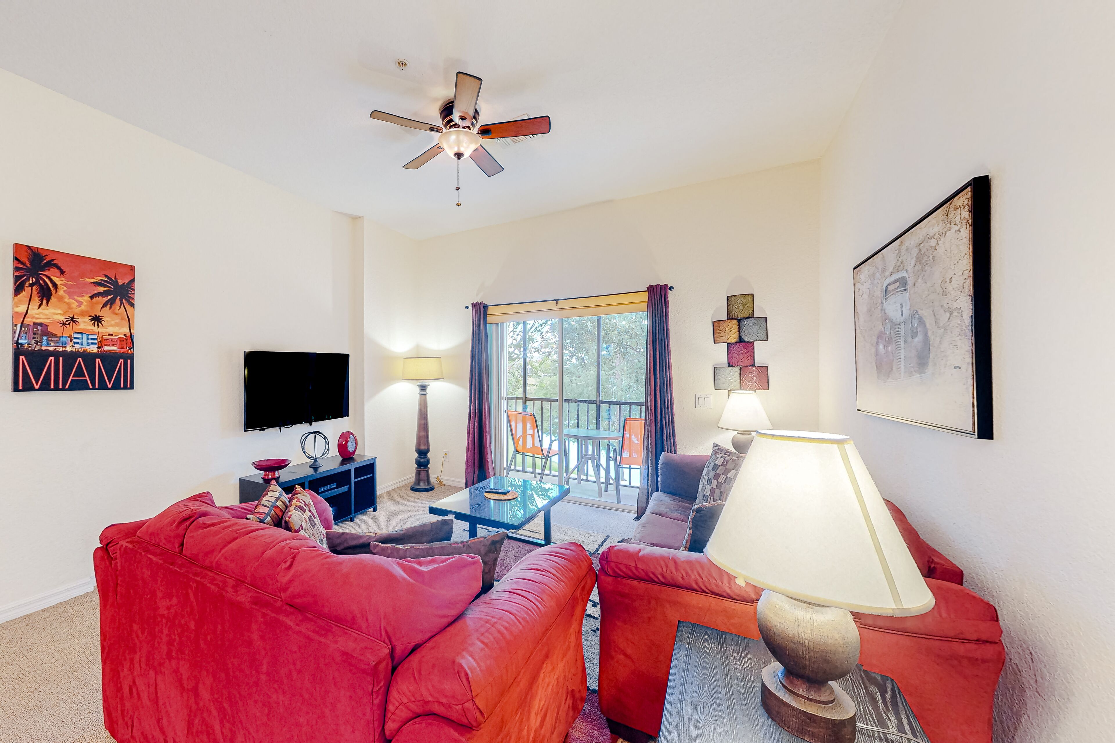 2nd floor condo near theme parks, restaurant, tennis court, balcony, sauna
