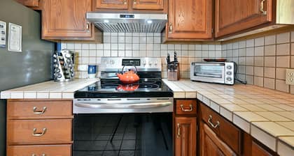 Lake Shore Home with private dock and large deck--1 mile from Bayfield