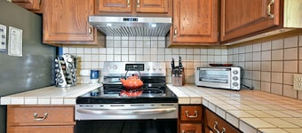 Lake Shore Home with private dock and large deck--1 mile from Bayfield