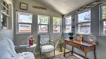 TV, fireplace, DVD player