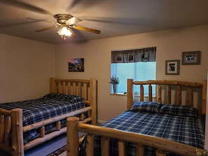 3 bedrooms, WiFi, bed sheets - Your Home Away from Home in the Heart of the Kenai Peninsula (Soldotna)