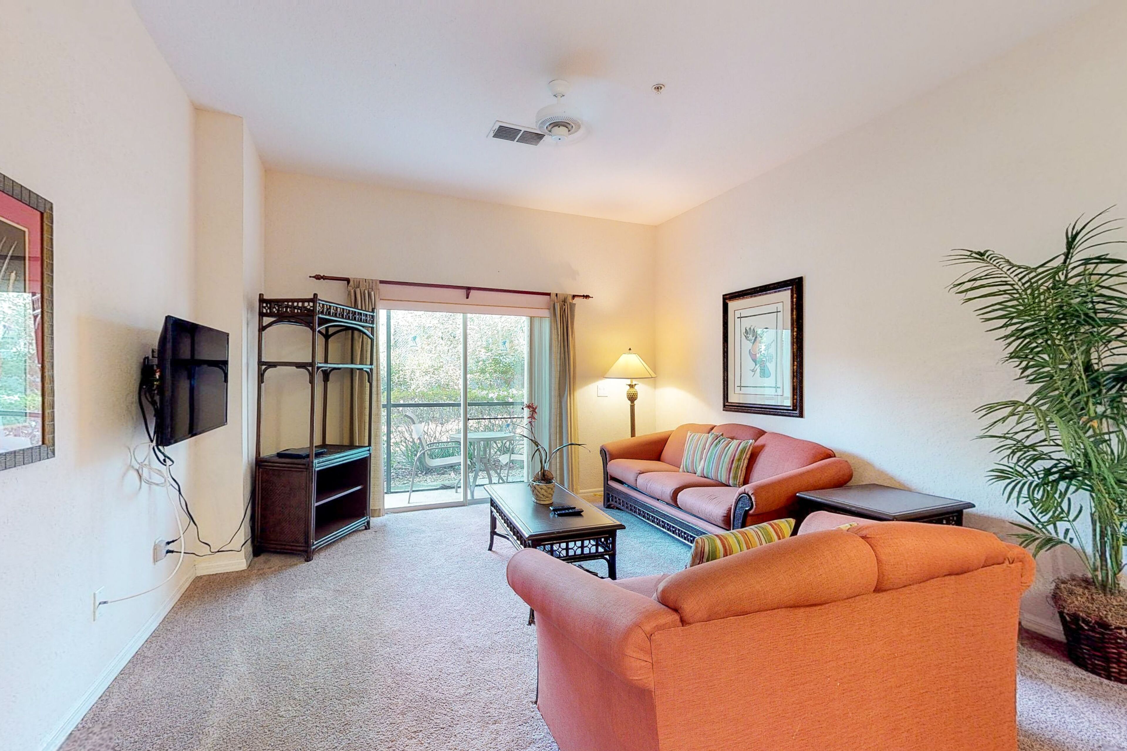 1st floor condo w/ patio, limited-mobility access, tennis court, restaurant, gym