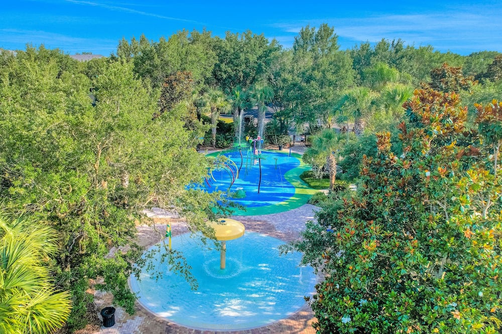 1st floor condo w\/ patio, limited-mobility access, tennis court, restaurant, gym