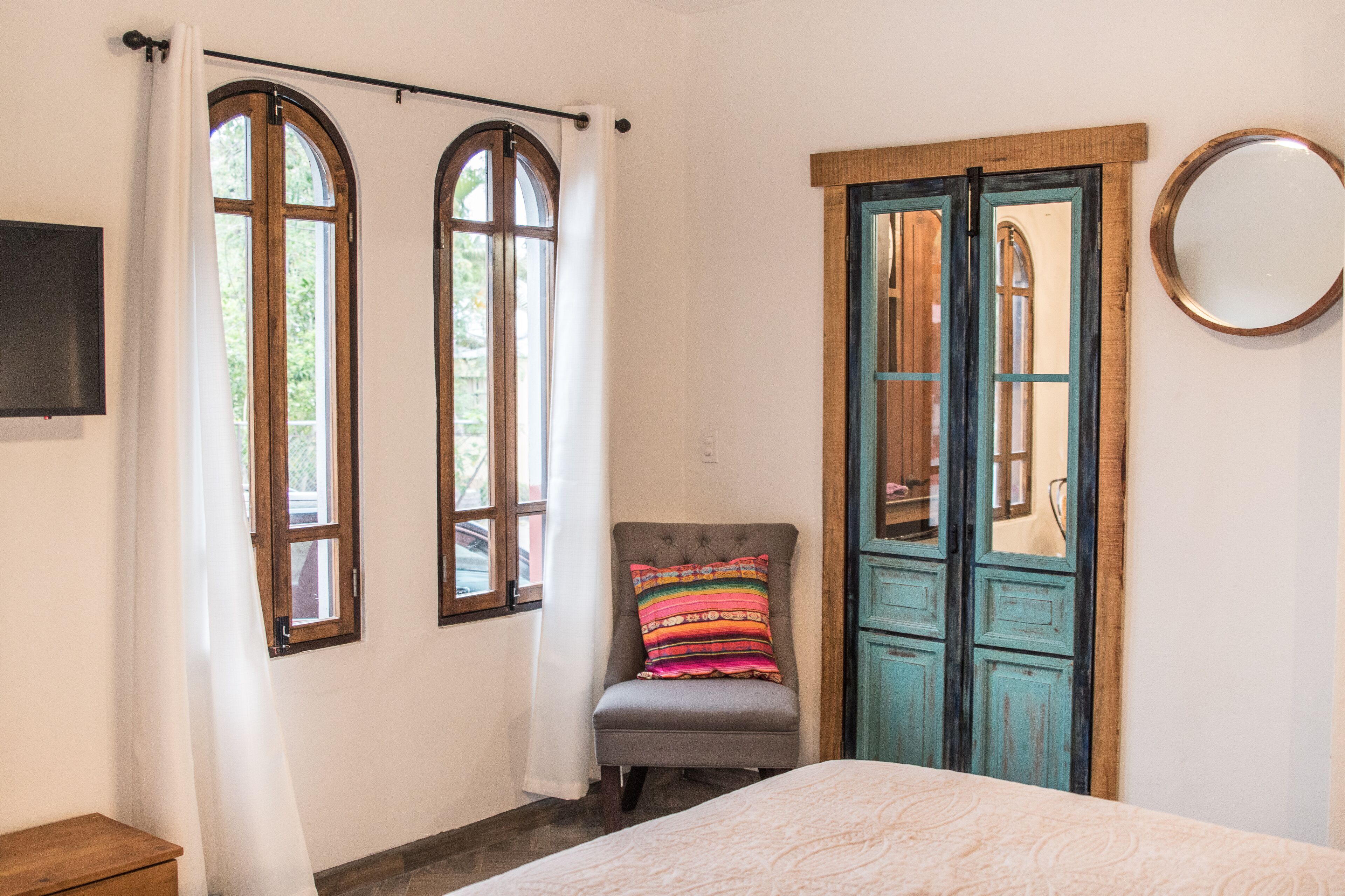 1 habitación, tabla de planchar con plancha, wifi gratis y ropa de cama 