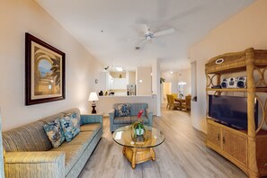 Een televisie, een dvd-speler, tafelvoetbal en een tafeltennistafel