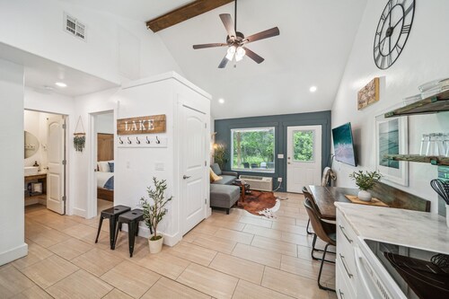 Kayaks*Forest View*Firepit*King*Lakefront*Gameroom