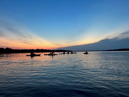 Kayaks*Forest View*Firepit*King*Lakefront*Gameroom