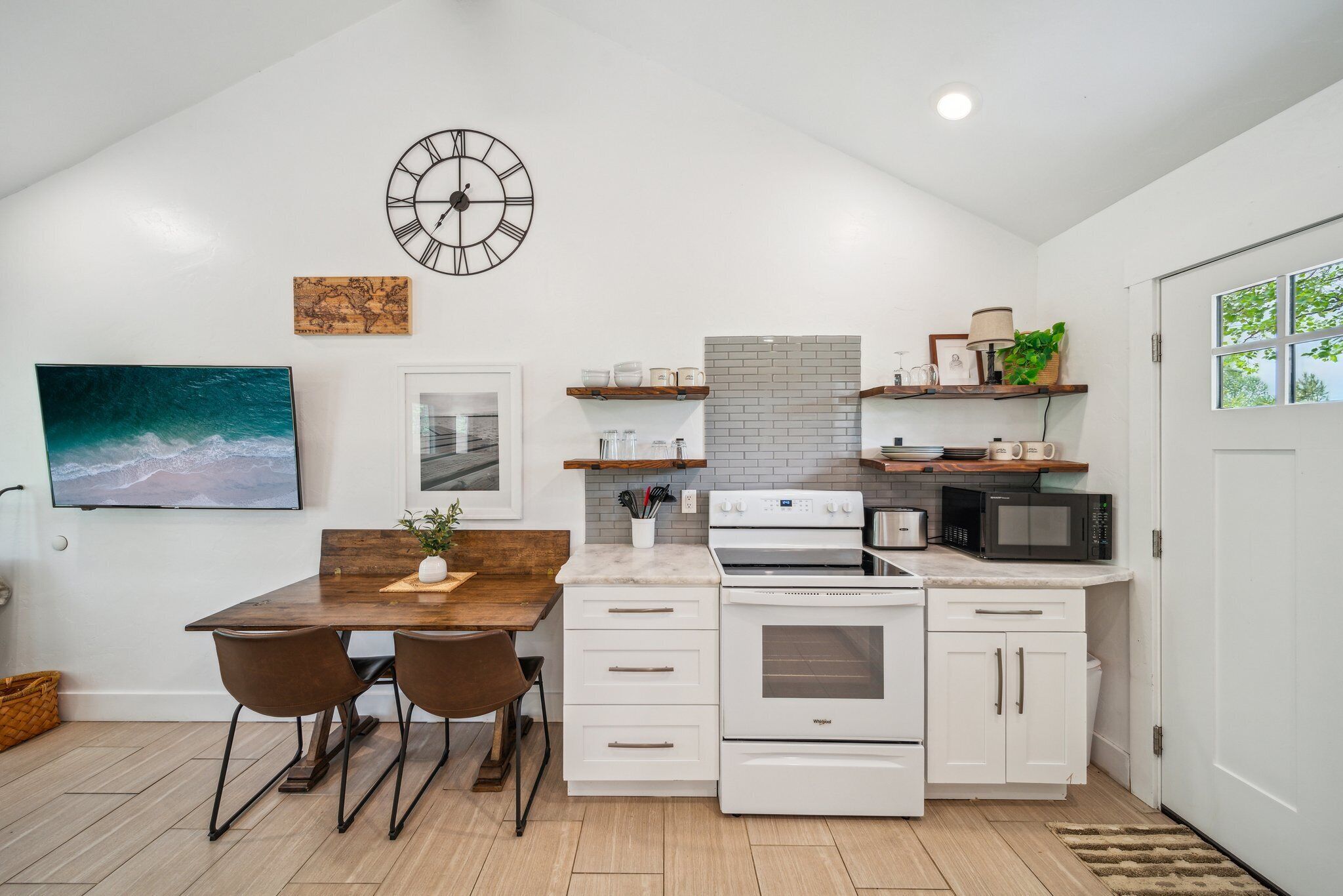 Refrigerador, microondas, horno, placa de cocina