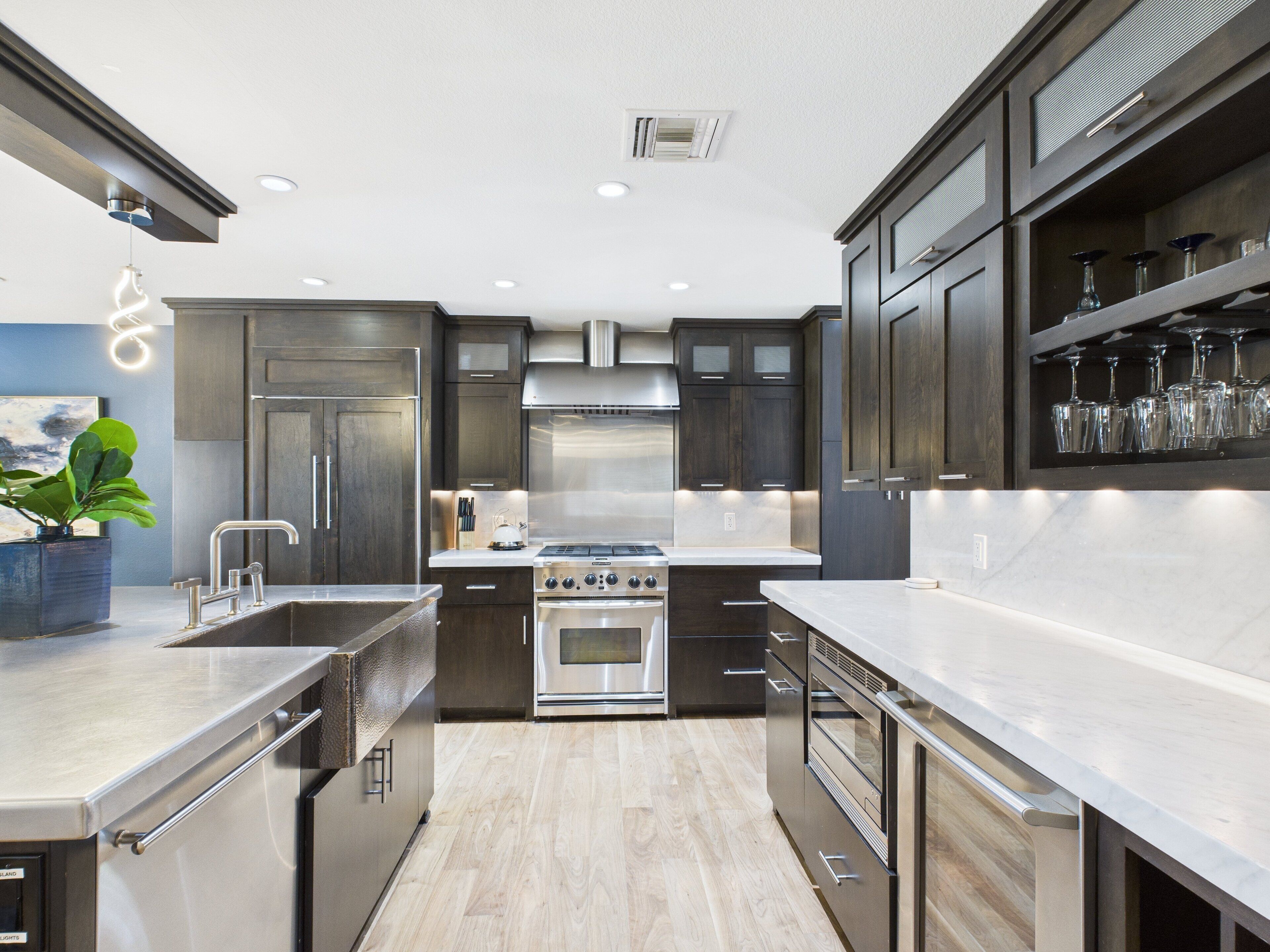 ثلاجة، ميكروويف، فرن، موقد طهي مسطح