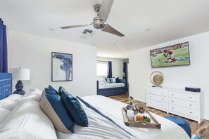 5 habitaciones, tabla de planchar con plancha y cuna de viaje 