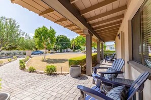 Terrace/patio - Azure - Walk to Old Town Scottsdale - Private Pool (Scottsdale)
