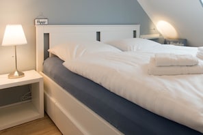 2 habitaciones, escritorio, wifi y ropa de cama