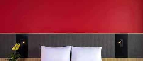 Superior Room, 1 King Bed, Mountain View
