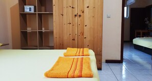 2 bedrooms, free WiFi, bed sheets