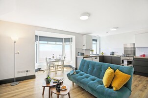 Panoramic Double Room | Living area | 40-inch LCD TV with digital channels, TV