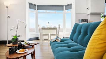Panoramic Double Room | Living area | 40-inch LCD TV with digital channels, TV
