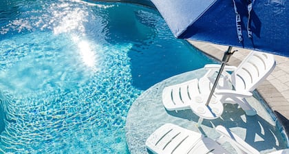 Remodeled, Private Pool, Hot Tub, Surrounded by Sedona Red Rocks! Sedona Splendor+EV Charger!