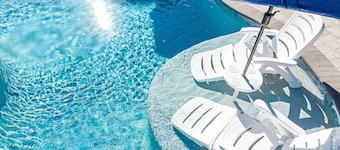 Remodeled, Private Pool, Hot Tub, Surrounded by Sedona Red Rocks! Sedona Splendor+EV Charger!