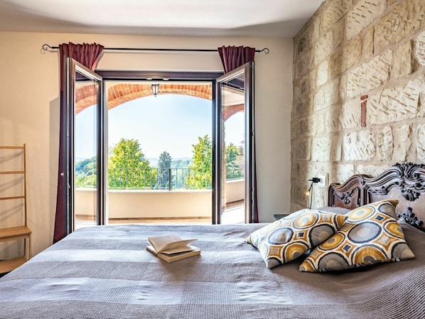7 habitaciones, cuna de viaje y wifi gratis 