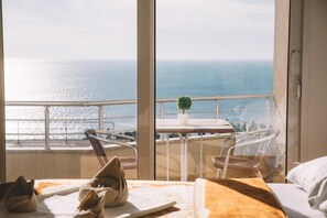 Outdoor dining - Double studio with private sea view balcony (UL)